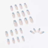 Porter des ongles Ongles doux finis Faux ongles
